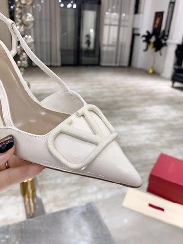 VLOGO SIGNATURE CALFSKIN SLINGBACK PUMP 80MM / 3.1...