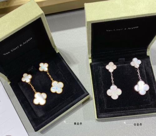 Magic Alhambra earrings, 2 motifs