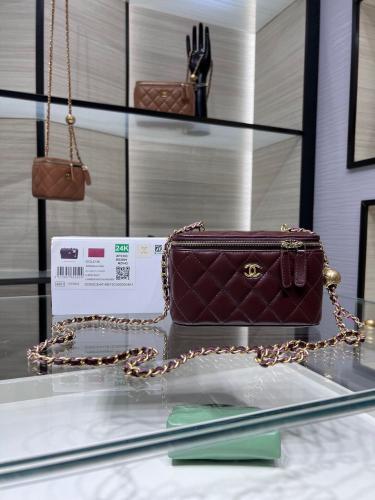 Small Pearl Crush Vanity Case