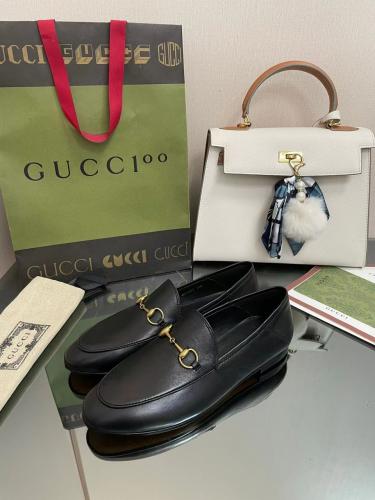 WOMEN'S LOAFER WITH HORSEBIT