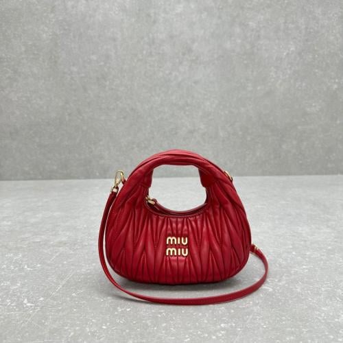 Wander matelassé nappa leather hobo bag