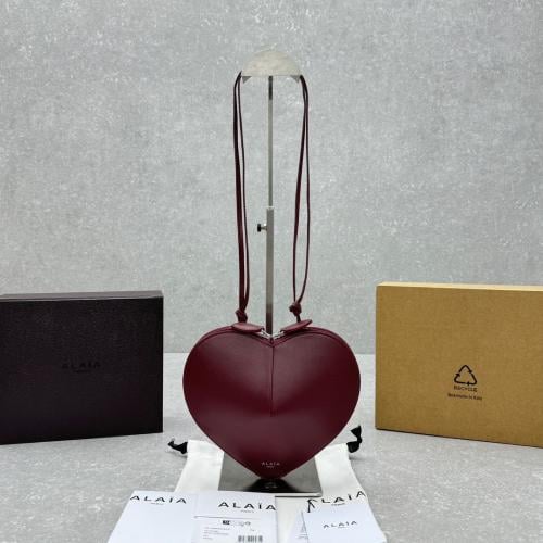 LE CŒUR SMALL BAG IN CALFSKIN