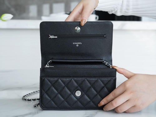 CC Caviar Wallet on Chain Crossbody Bag - Silver h...