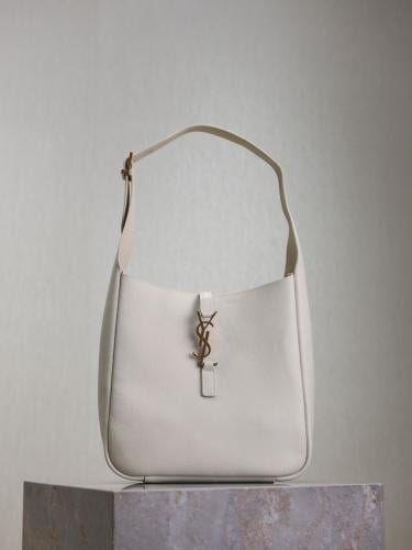 LE 5 À 7 SUPPLE SMALL IN GRAINED LEATHER
