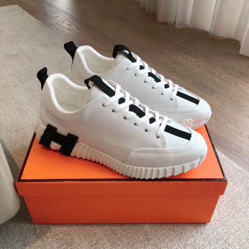 Bouncing Sneaker