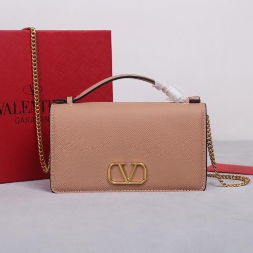 VLOGO SIGNATURE GRAINY CALFSKIN WALLET WITH CHAIN