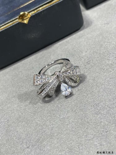Tilda's Bow Classic Diamond Drop Ring
