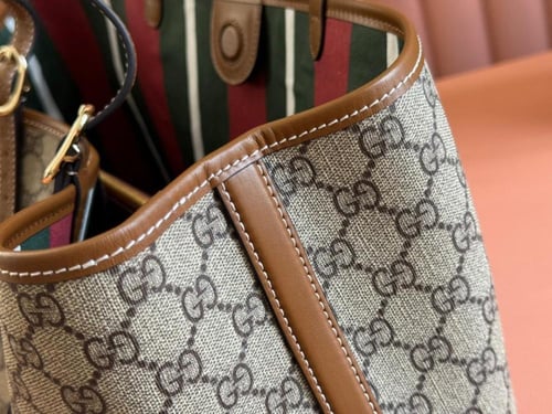 GG Emblem large tote bag