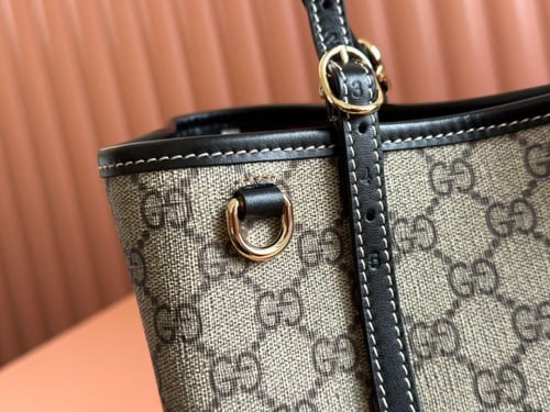 GG EMBLEM SMALL TOTE BAG