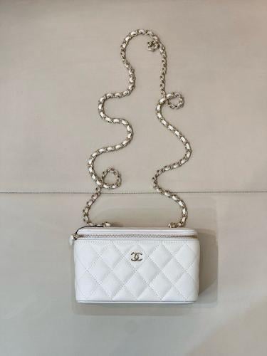 Small Vanity Case with Chain