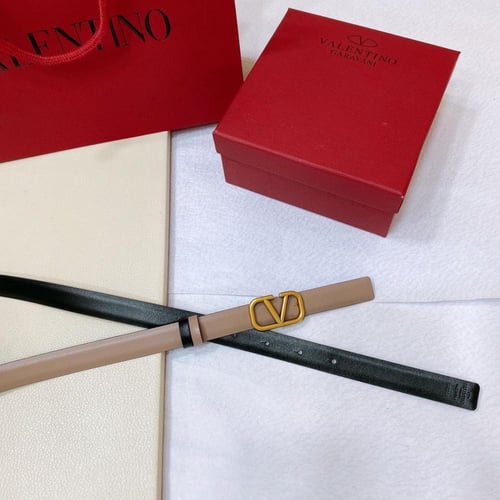 REVERSIBLE VLOGO SIGNATURE BELT IN GLOSSY CALFSKIN...