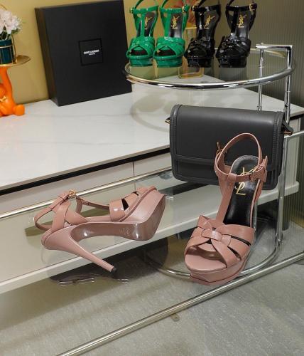TRIBUTE PLATFORM SANDALS IN PATENT LEATHER, 13.5cm