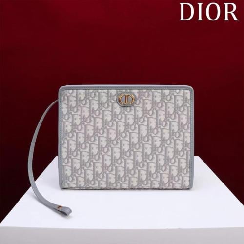 30 Montaigne Dea Pouch