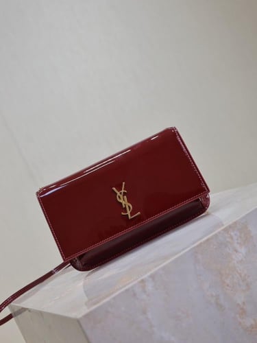 CASSANDRE PHONE HOLDER IN PATENT LEATHER