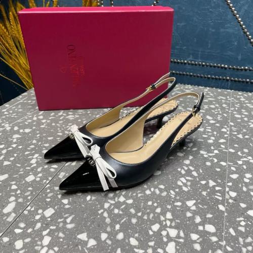 BEPOINTY SLINGBACK PUMP IN PATENT LEATHER AND KIDS...