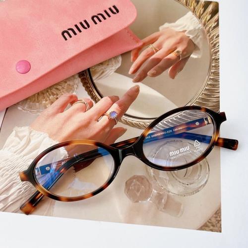 Miu Regard sunglasses