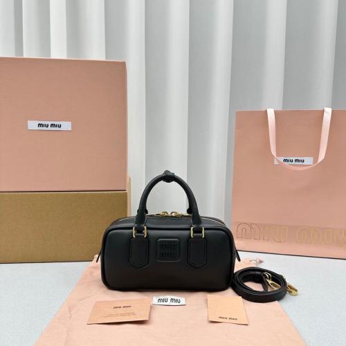 Arcadie leather bag