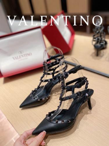 ROCKSTUD CAGED PUMP
