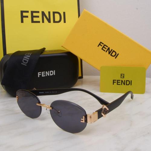 Fendi Classic Sunglasses with Metal Frame - نظارة...