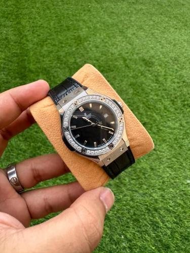 Hublot Women's Black Dial Watch - ساعة هوبلت نسائي...