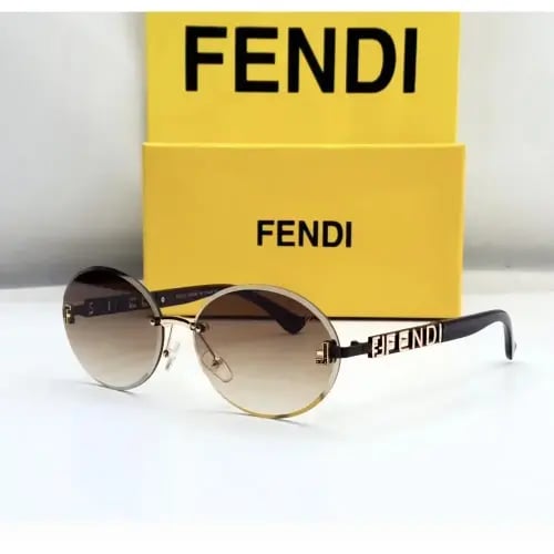 Fendi Women's Classic Sunglasses - نظارة فندي شمسي...