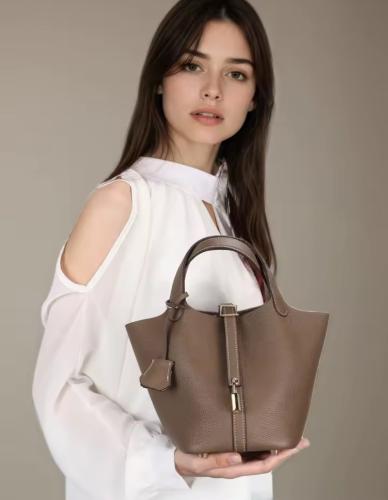 LuxeBucket