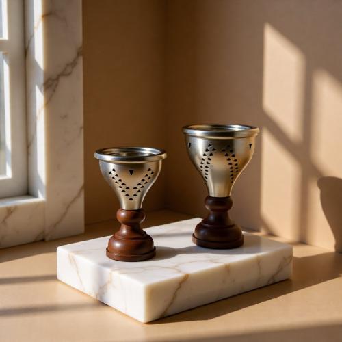 مبخره هندي ستيل بقاعدة خشبية ( فضي)