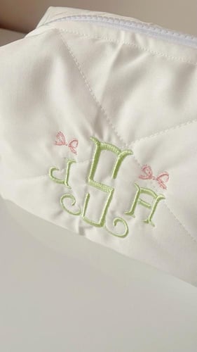 White Pouch Mini Bow