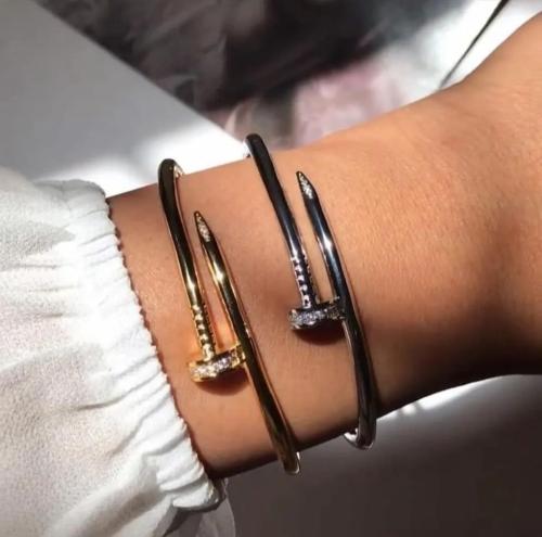 اسورة كارتير مسمار