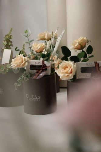 استاند مع تنسيق وبخور عود