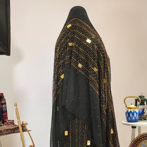 ثوب نجدي مع طرحه