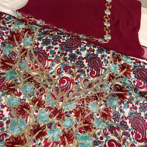 مخور مع طرحه