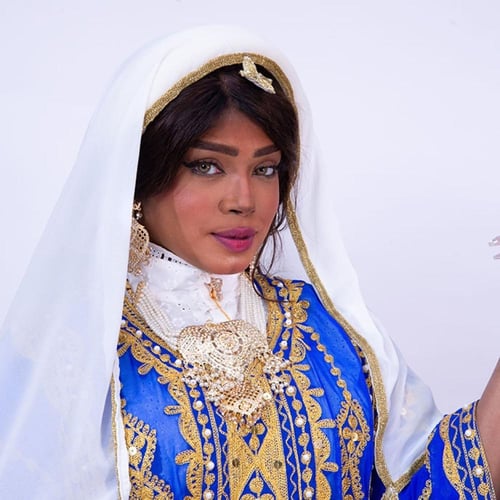 لبس حجازي نيلي