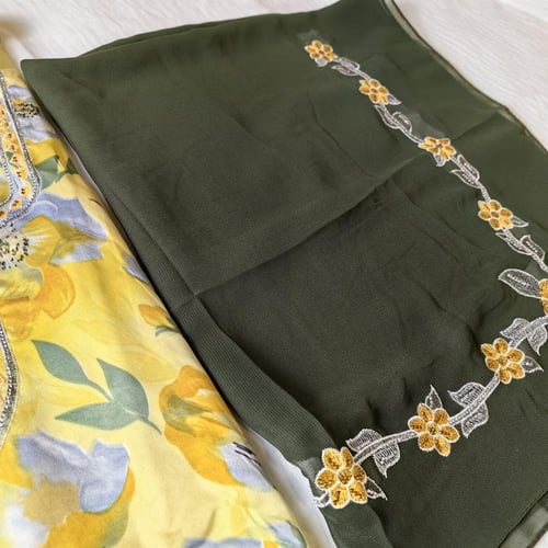 مخور مع طرحه اصفر 2