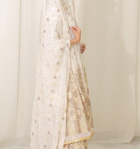 ثوب زبون ليله الحناء