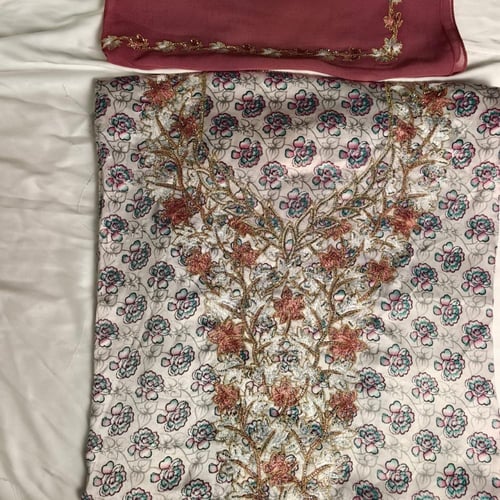 مخور مع طرحه