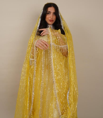 لبس الزبون الاصفر