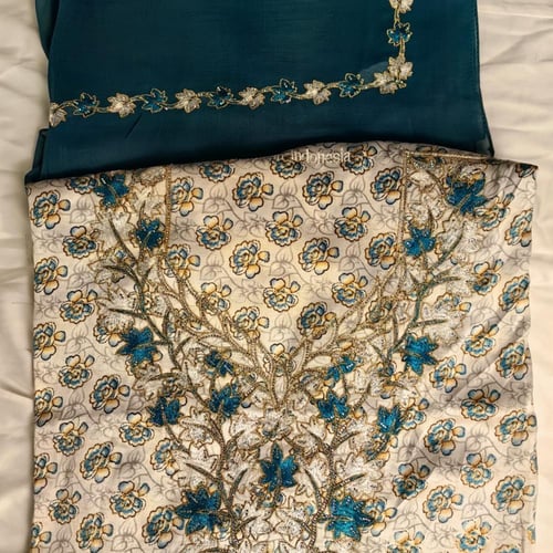 مخور مع طرحه