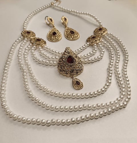 طقم الكريستال الذهبي