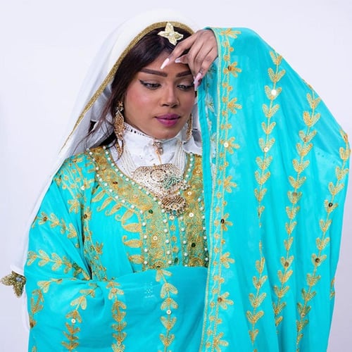 لبس حجازي نيلي