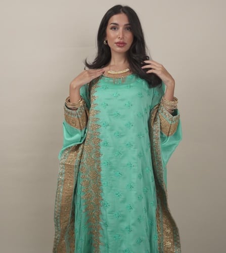 لبس زبون تركوازي