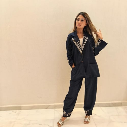 بدله كحلي منقوشه