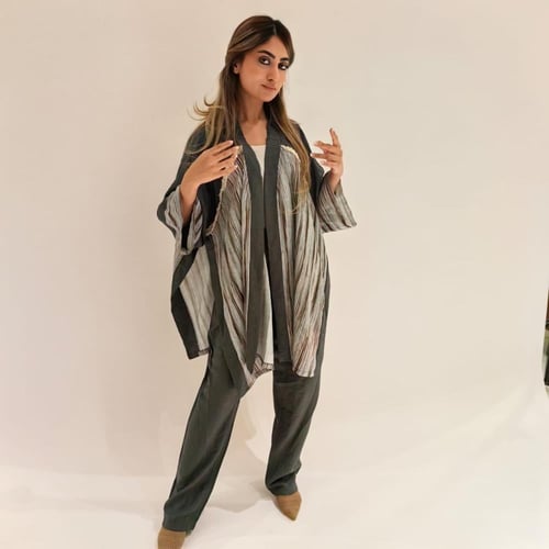 طقم زيتي مخطط