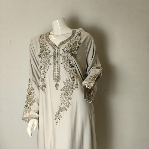 جلابية مطرزه سكري