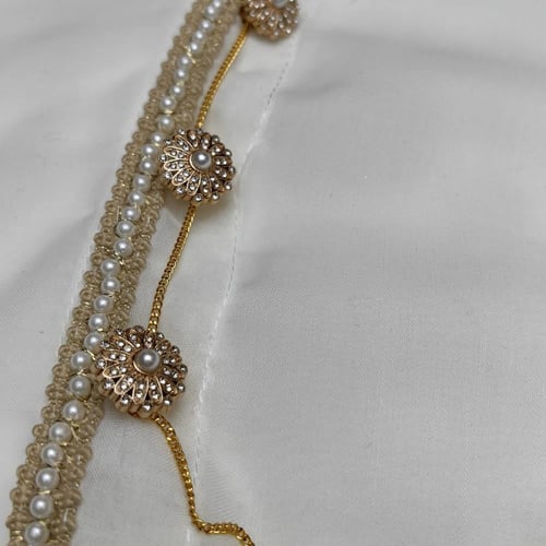 ازارير الوردة بحبة الؤلؤ