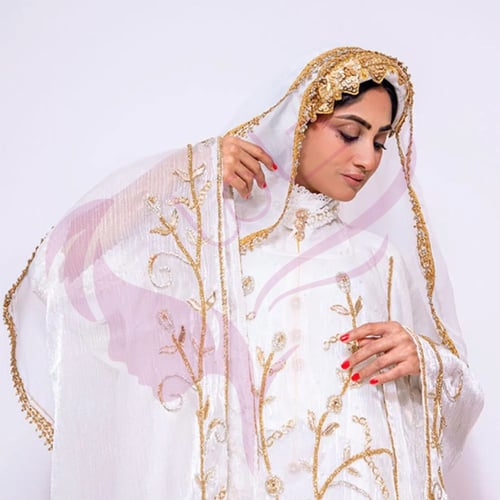 زبون غصون الاشجار