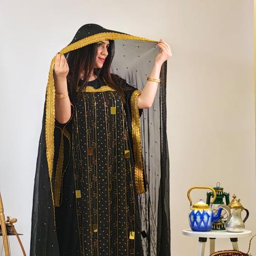 ثوب نجدي مع طرحه