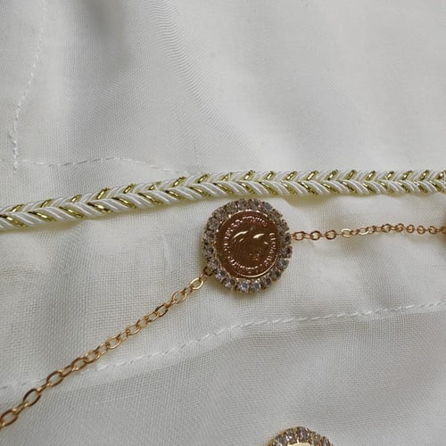 ازارير الجنيهات و الفصوص