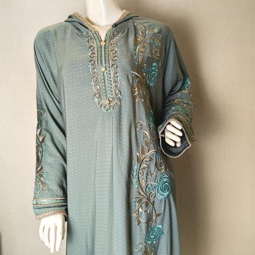 جلابية مطرزه تفني