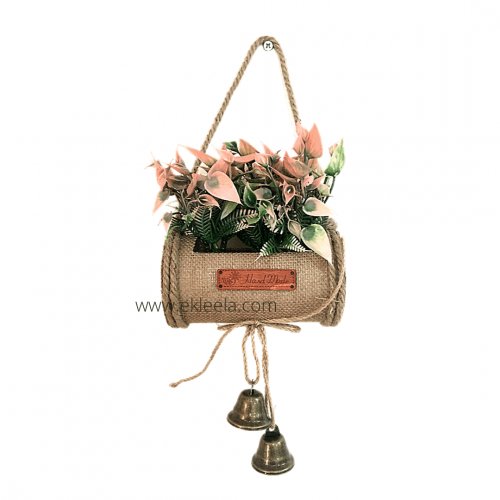 تحفه من الخيش والورد للزينه بعباره Hand Made